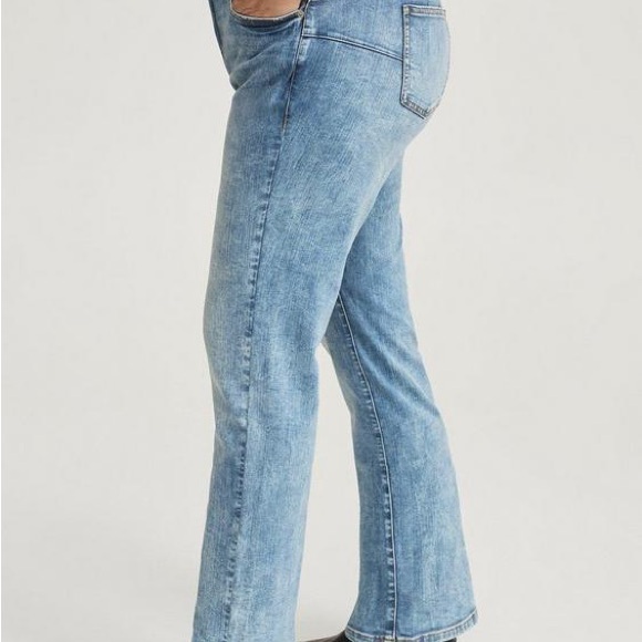 torrid Light Wash Straight Leg ankle Jeans high rise - Picture 2 of 16